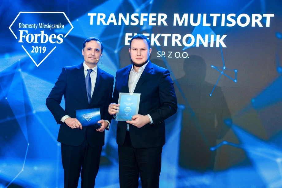 Grzegorz Kuczyński odbiera nagrodę w imieniu Transfer Multisoft Elektronik