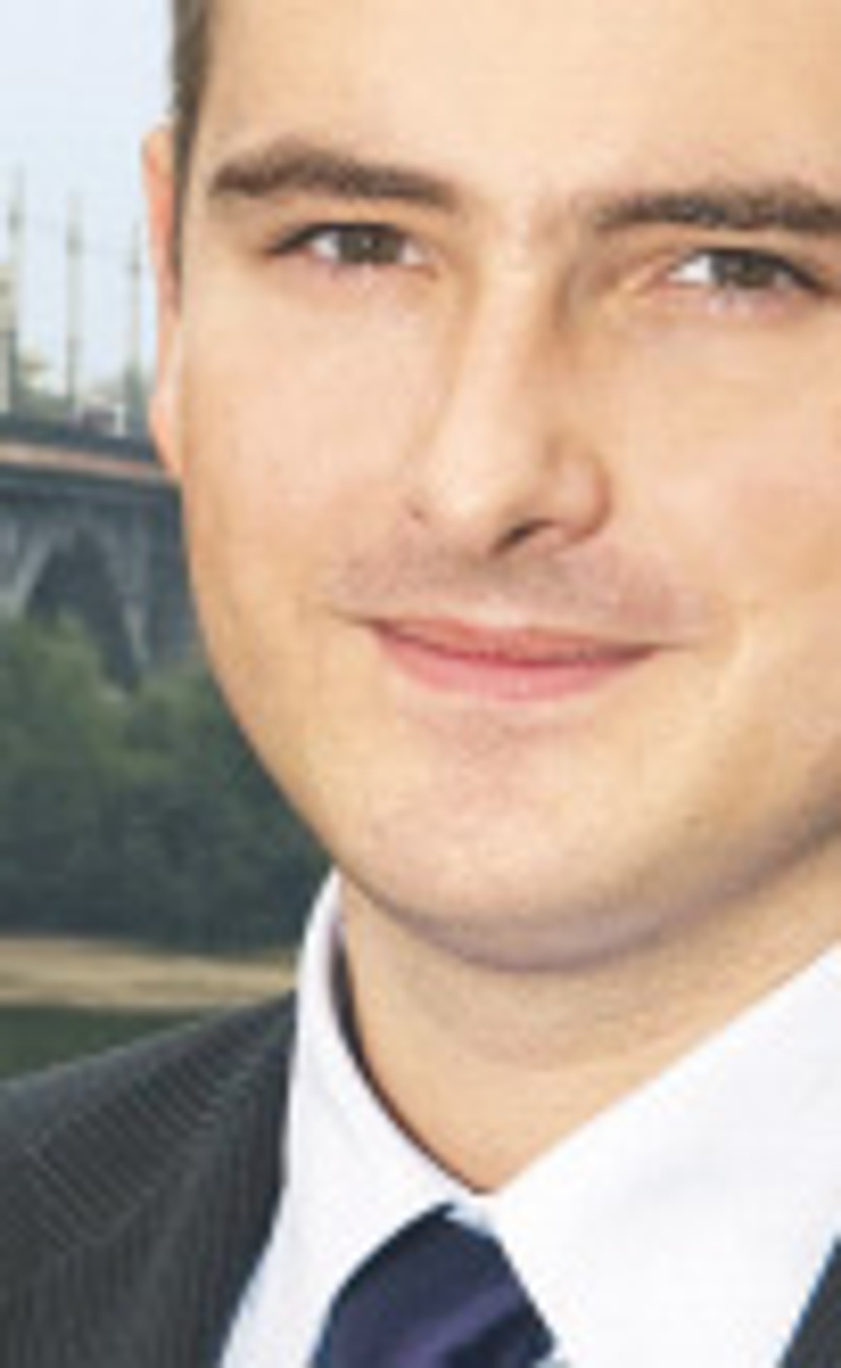 Filip Elżanowski, ekspert w dziedzinie prawa energetycznego oraz innych przepisów dotyczących rynków regulowanych