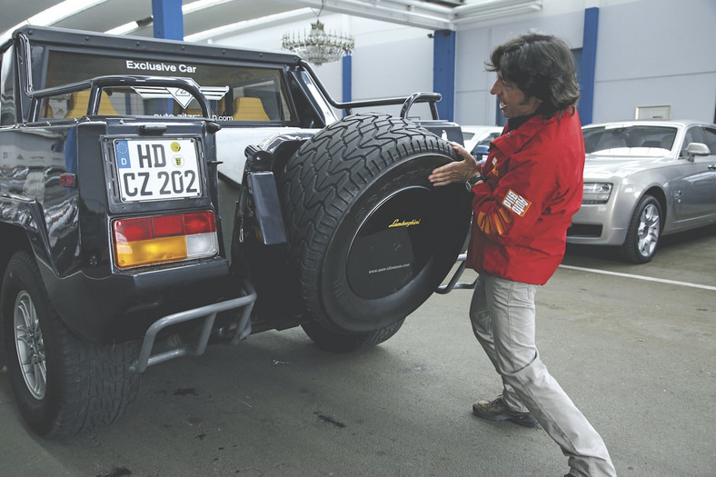 Lamborghini LM002