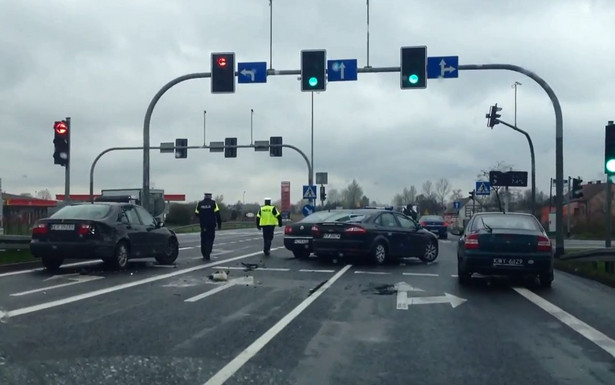 Niemiec szalał na autostradzie A4. Dramatyczny pościg przez dwa województwa. WIDEO i ZDJĘCIA [AKTUALIZACJA]