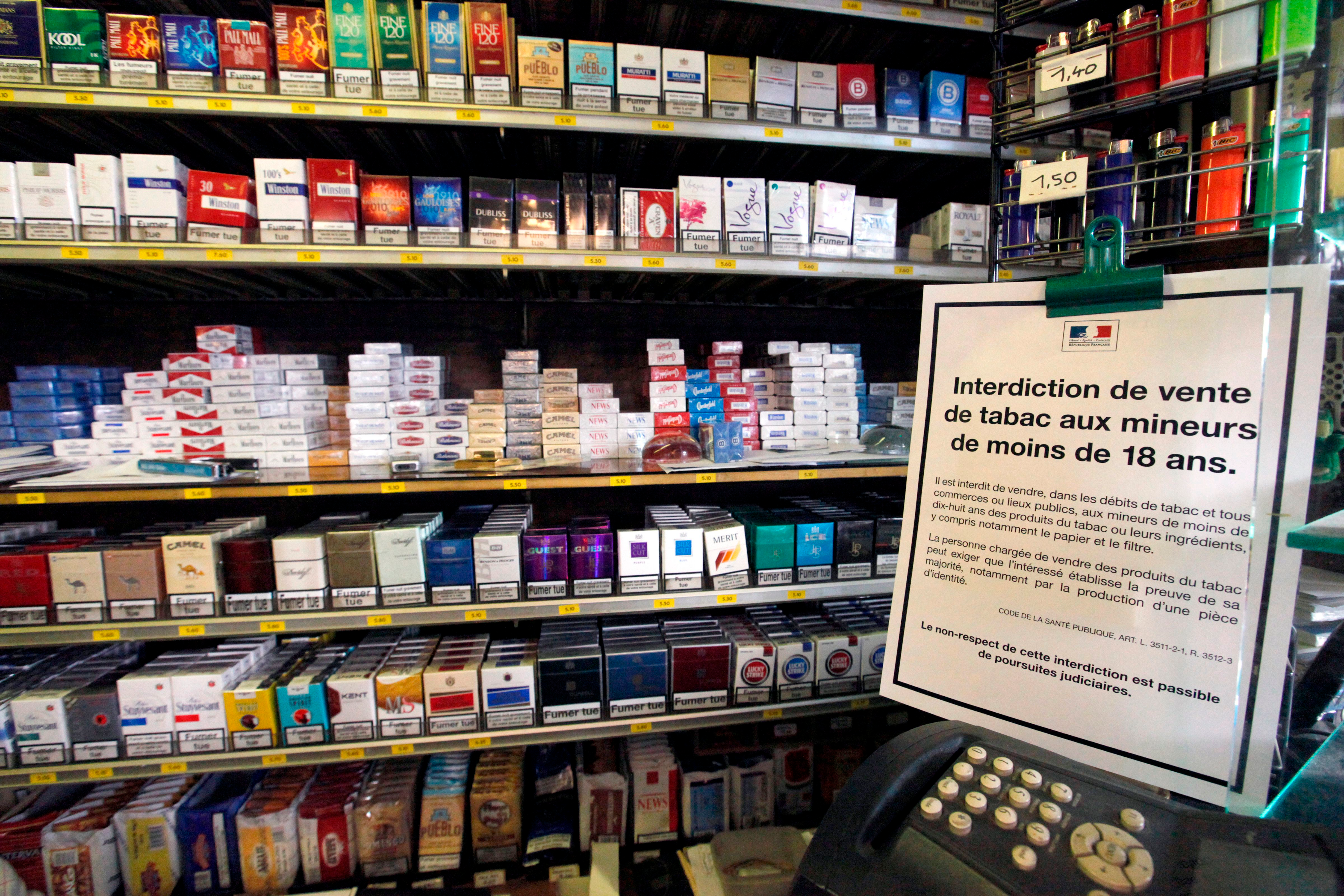 Tabac : un buraliste sur trois vend encore illégalement aux mineurs