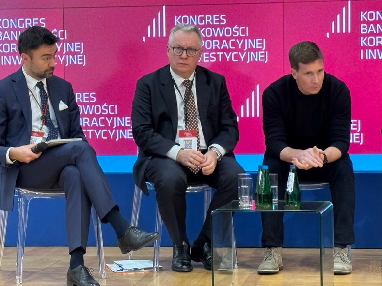 Banki wchodzą w sektor zbrojeniowy. Decyzja już zapadła, ale potrzeba długoterminowej strategii państwa