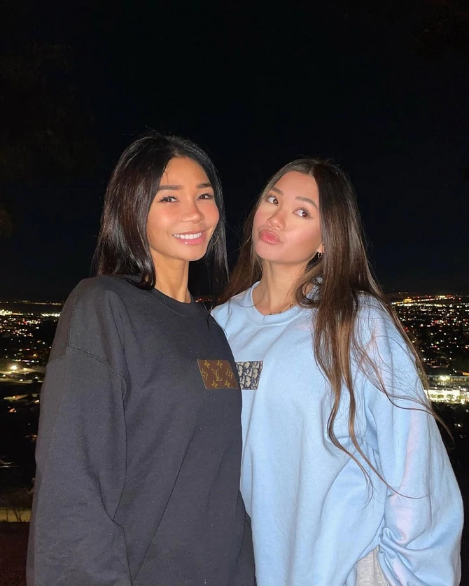 Majka i ćerka koje liče kao da su bliznakinje