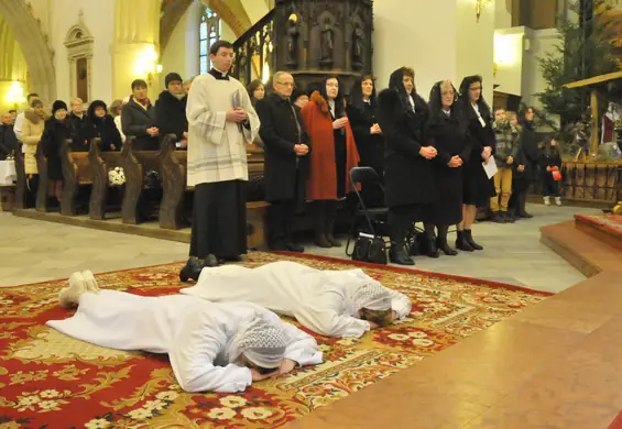 Dziewica Konsekrowana I Ksiądz Pokazali Jak Się Razem Bawią