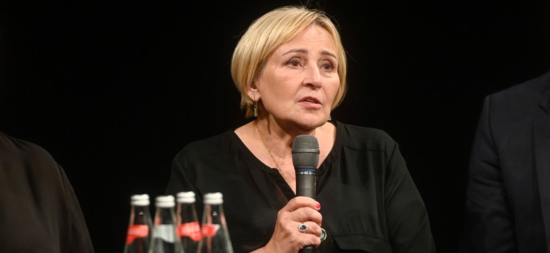 Mama Anny Przybylskiej padła ofiarą oszustki. Mówi o szantażu. "Zniszczyła mi życie"