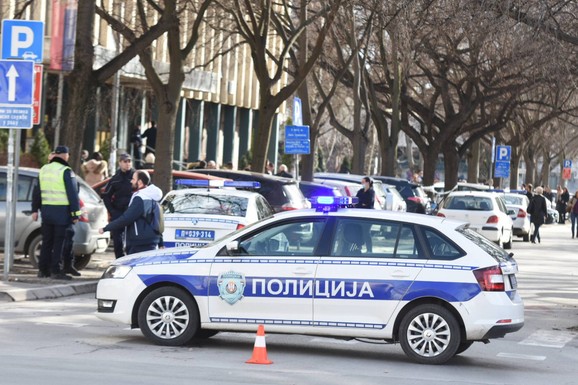 U STANU NAPRAVIO LABORATORIJU ZA MARIHUANU Uhapšen muškarac (28) u Novom Sadu