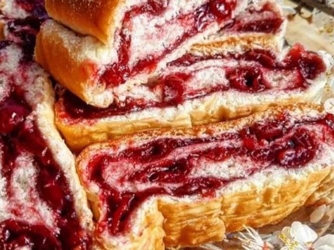 Posna štrudla sa višnjama: Dragica ima savršen recept za starinski kolač koji svi vole