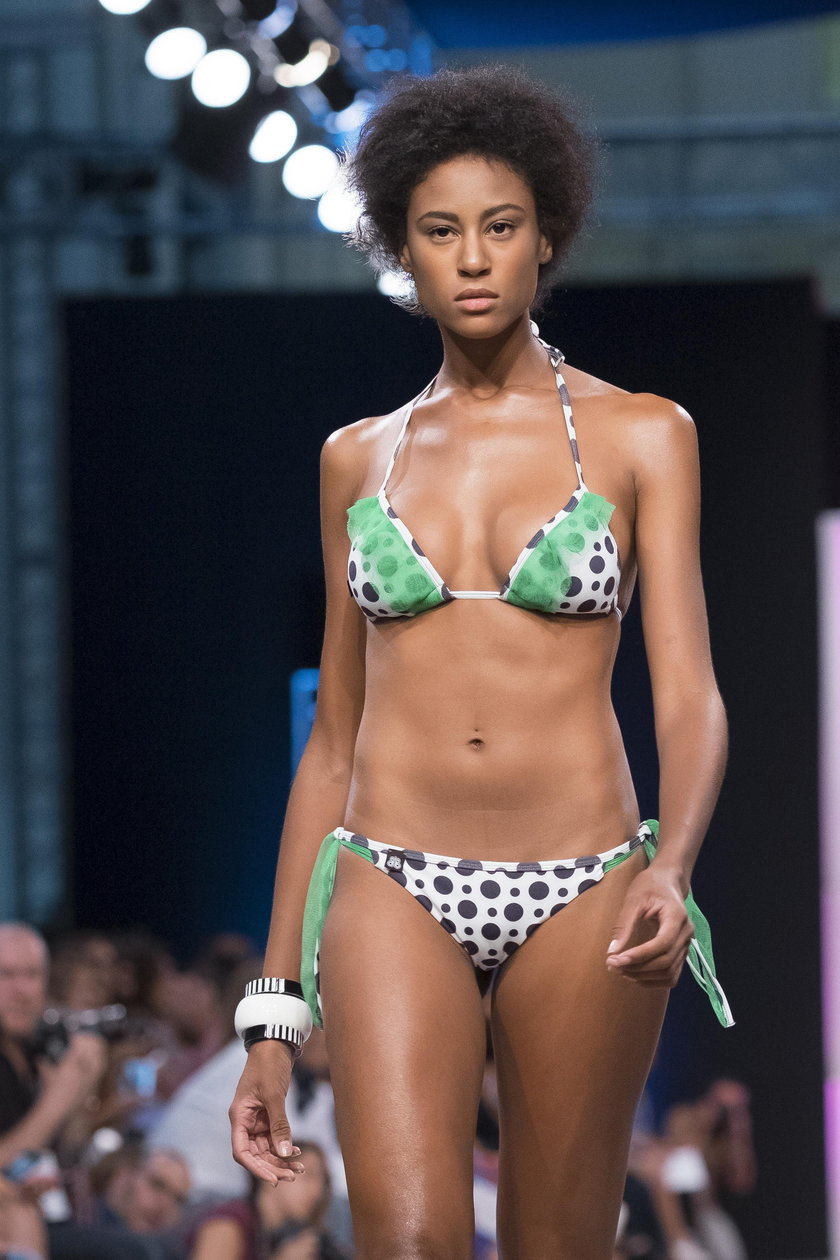 Bikini na wybiegu w Madrycie, 2015 r.