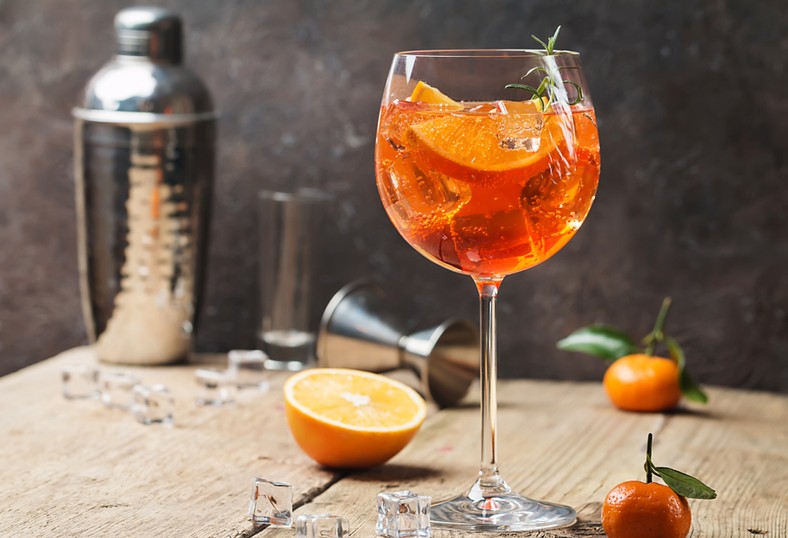 Jak zrobić domowy aperol spritz?