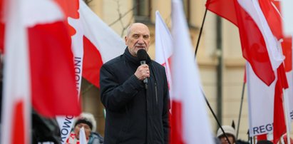 Macierewicz ostro na wiecu PiS. Krzyczał o zamordowaniu prezydenta