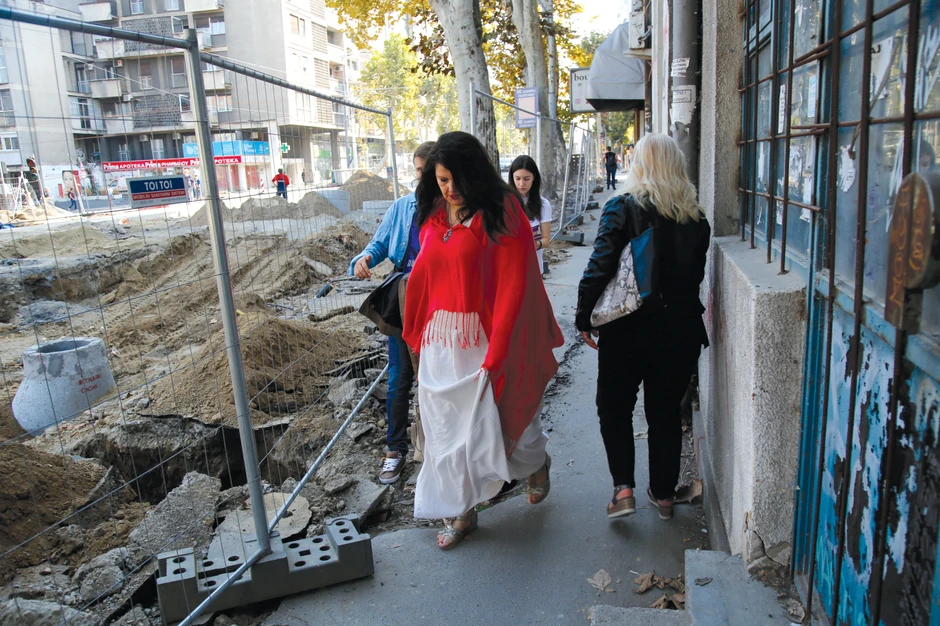 Provlačenje uz ogradu