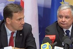 Sikorski i Lech Kaczyński na konferencji w Brukseli