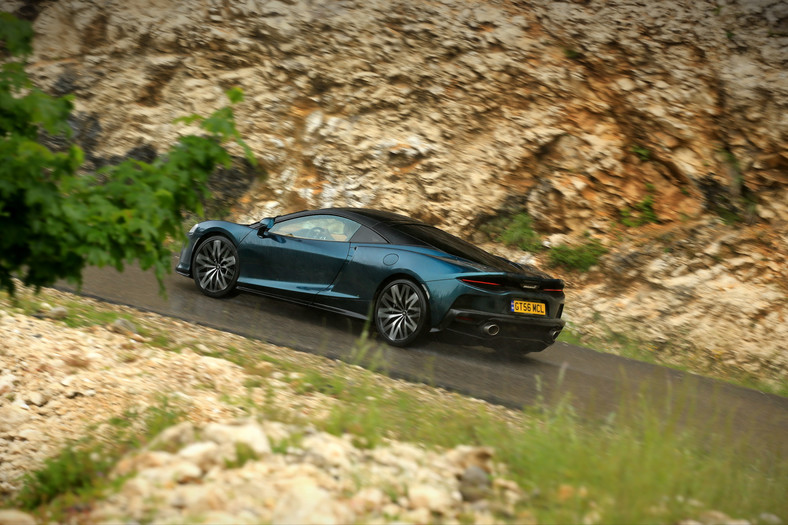 McLaren GT (2021)