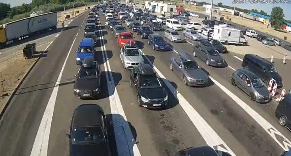 Na graničnim prelazima se čeka od tri sata na Batrovcima do pola sata na Preševu