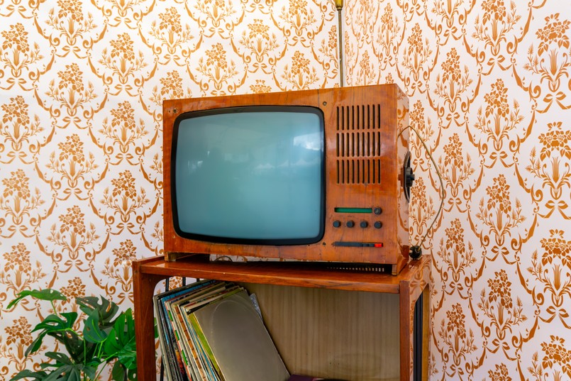 Pełen nostalgii QUIZ o telewizji w czasach PRL. Dziennikarki, prezenterki i pogodynki. Dopasuj je do programów