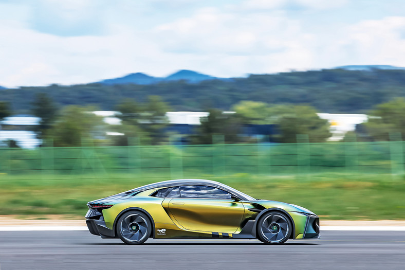 DS E-Tense Performance