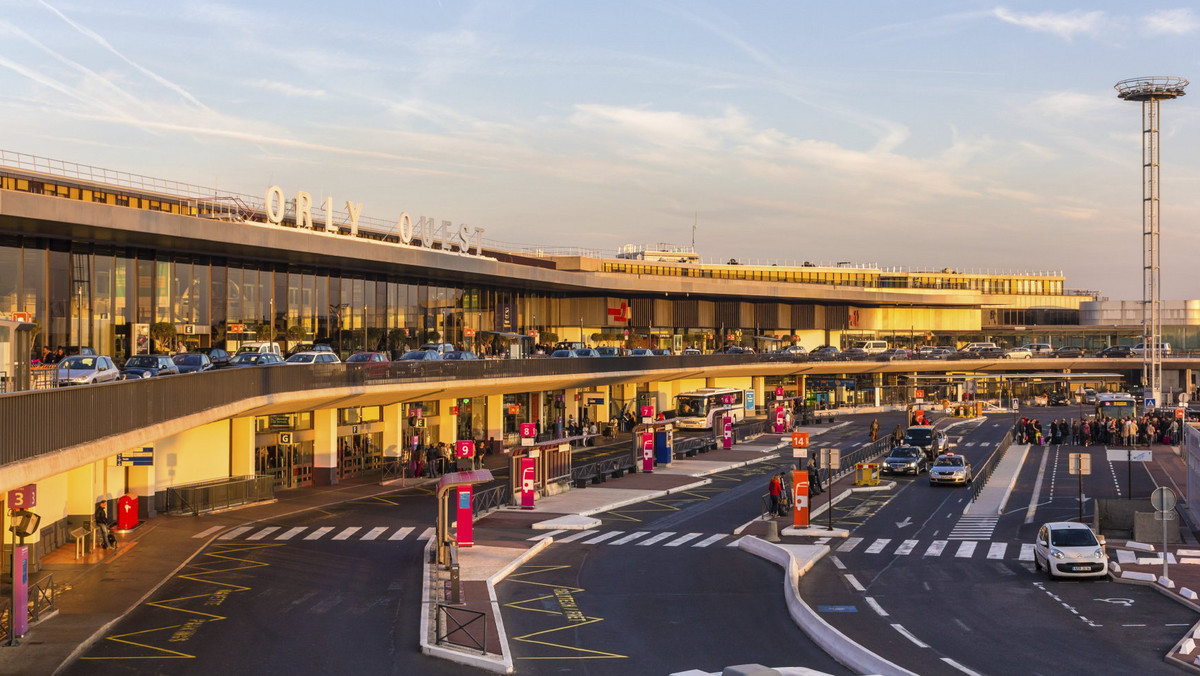 Lotniska we Francji: Paryskie lotnisko Beauvais, Charles de Gaulle i Orly