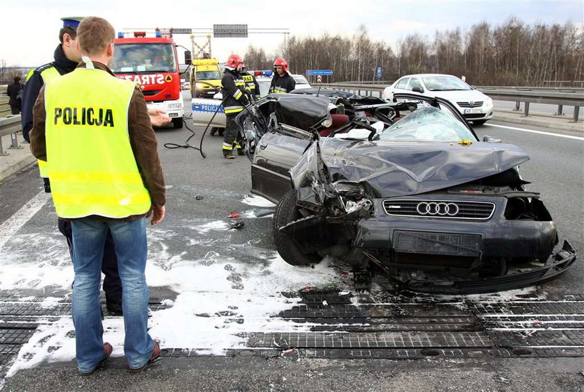 dwa tiry i dwie sosbówki zderzyła się na drodz S1