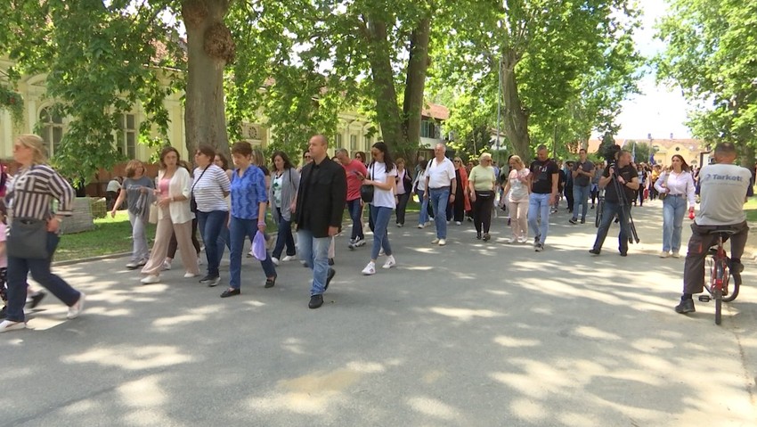 Protest prosvetnih radnika u Bačkoj Palanci