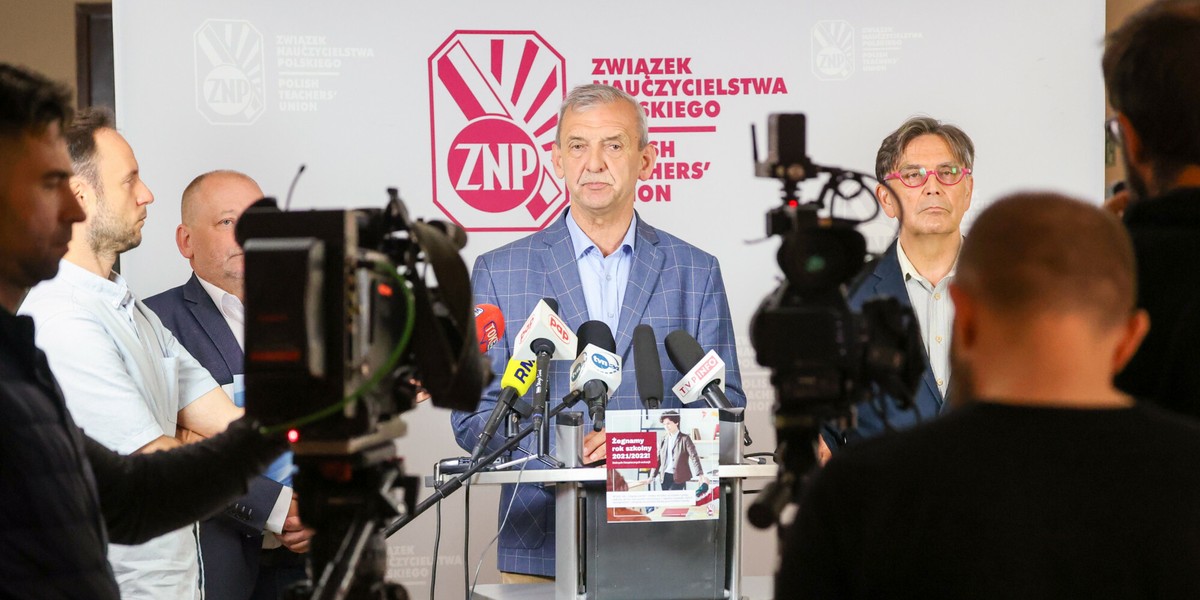 ZNP zapowiedziało, że nauczyciele podejmą akcję protestacyjną wraz z początkiem roku szkolnego.