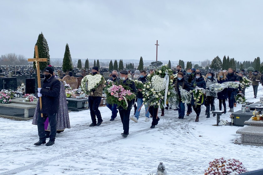 Morderstwo pod Siedlcami. Pogrzeb 16-letniej Anny Ż.