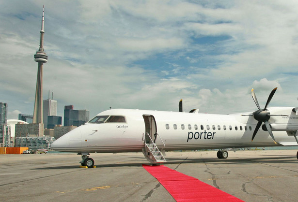 Samolot Bambardier Q400 wytwarzany w zakładach lotniczych w Toronto w Kanadzie