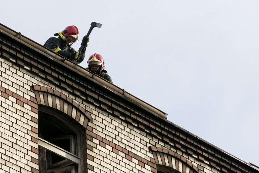 Katowice. Pożar kamienicy przy ul. Karola 