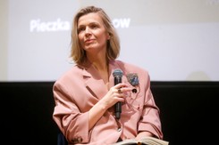 Internautka oceniła Magdę Mołek. Pisze o 'posągowości'. Prezenterka odpowiedziała