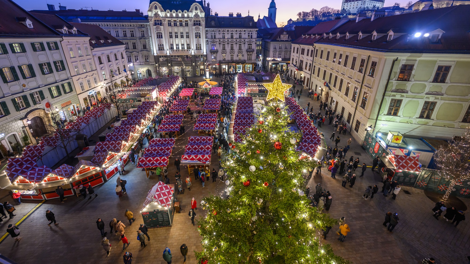 Vianočné trhy v Bratislave sa dostali do rebríčka.