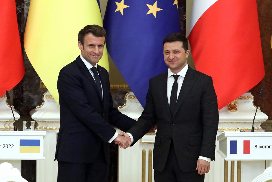 Emmanuel Macron i  Wołodymyr Zełenski