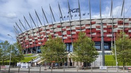 warszawa pęka w szwach przed barażem o mundial. ceny lotów wystrzeliły