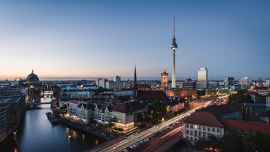 w sylwestrową noc ludzie w berlinie bali się wychodzić na ulicę. "to, co się dzieje, nie jest normalne"