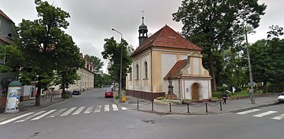 Rozbił Matkę Boską o śmietnik! Wierni w szoku