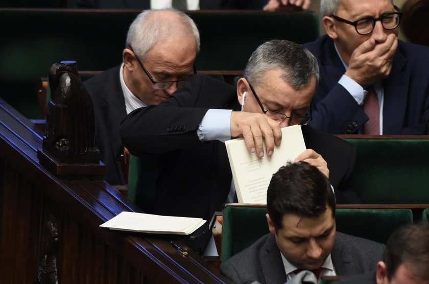 Minister przyłapany! Tak "haruje"!