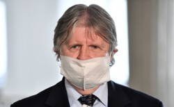 Sośnierz przejdzie do Hołowni? "Nie zaprzeczam"