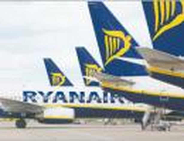 W doliczaniu opłat dodatkowych przodują tanie linie, m.in. Ryanair Fot. Bloomberg