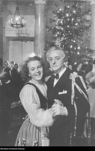 Bal sylwestrowy komunistycznego rządu w 1947 roku.