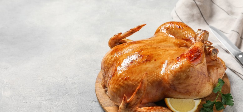 Pyszny obiad na sobotę. Podajemy przepis, Ty gotujesz. Kurczak pieczony na butelce