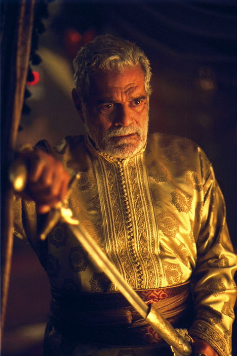 Omar Sharif jako Szejk Rijad w filmie "Hidalgo - ocean ognia" (2004)