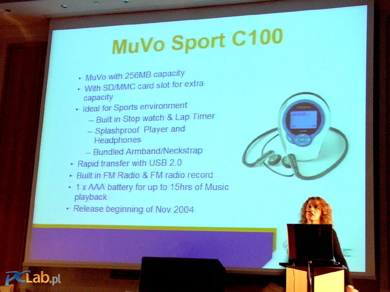 Creative MuVo Sport C100 - nowy odtwarzacz MP3 przeznaczony dla osób aktywnych. Ma 256 MB pamięci, którą można rozszerzyć kartami SD lub MMC. Udostępnia funkcję stopera, a także radia FM. Dostarczany jest ze specjalną opaską umożliwiającą umocowanie go na ramieniu. Sam odtwarzacz, jak i słuchawki są odporne na zamoczenie i zabrudzenia.