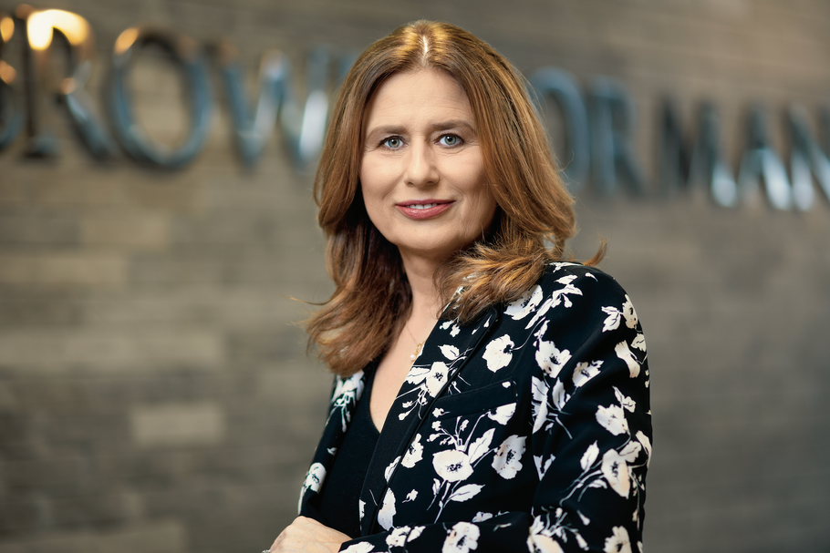 Dorota Pałysiewicz, HR Director w Brown-Forman Polska, firmie, która stoi za takimi markami jak Jack Daniel’s, Benriach czy Woodford Reserve, gdzie odpowiada za politykę kadrową na europejskich rynkach. Posiada doświadczenie w kluczowych obszarach zarządzania zasobami ludzkimi: od implementacji strategii i procesów HR, rekrutacji, zarządzania talentami.