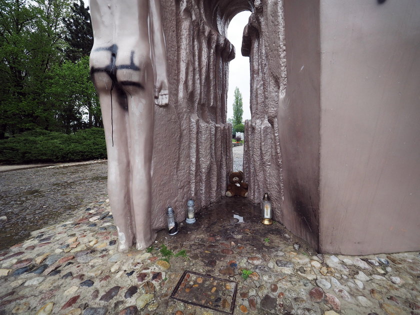 Pomnik Pękniętego Serca w Łodzi