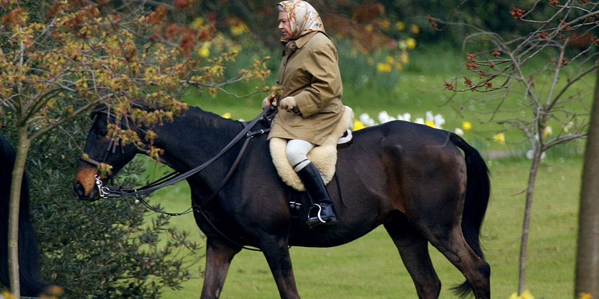 Elżbieta II uwielbiała m.in. jazdę konną. 