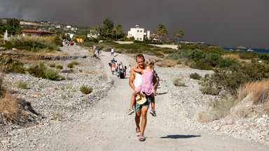 Dramatyczne nagrania z pożarów w Grecji. Na miejscu są Polacy [WIDEO]