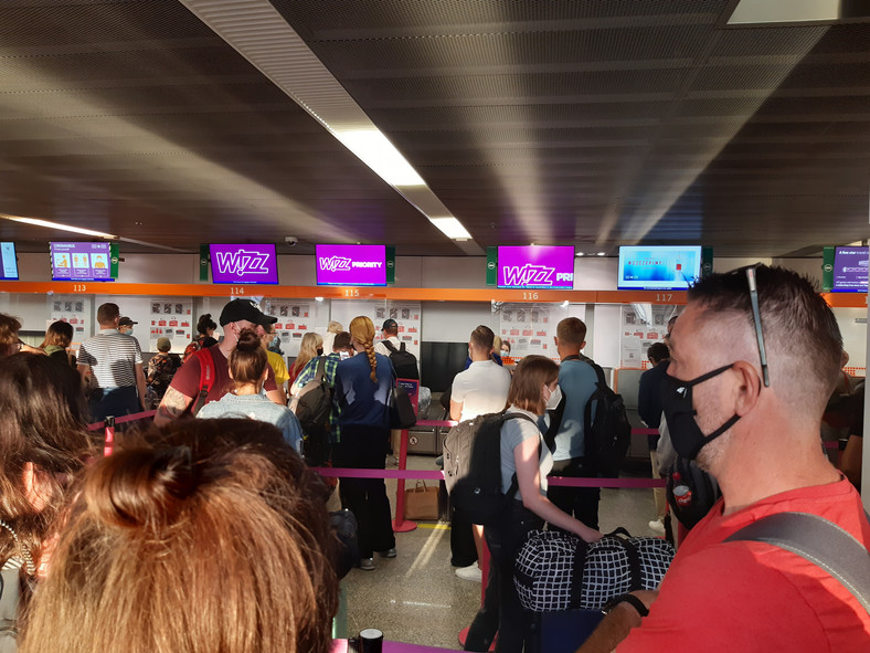 Check-in queue - check-in baggage and tickets