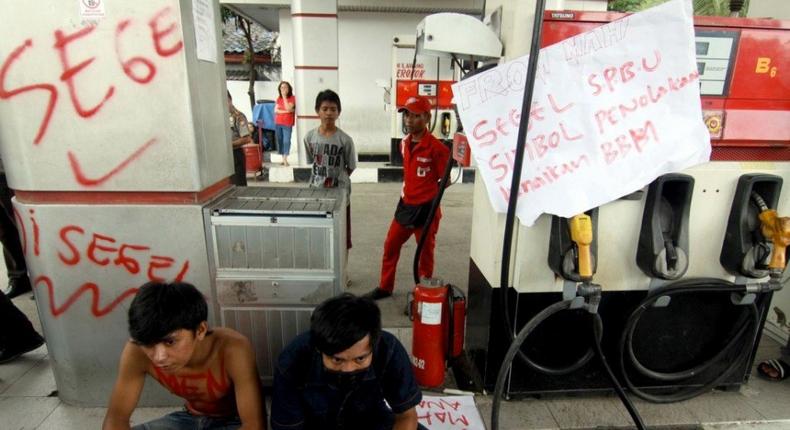 Indonesian employers resist workers' calls for higher wages