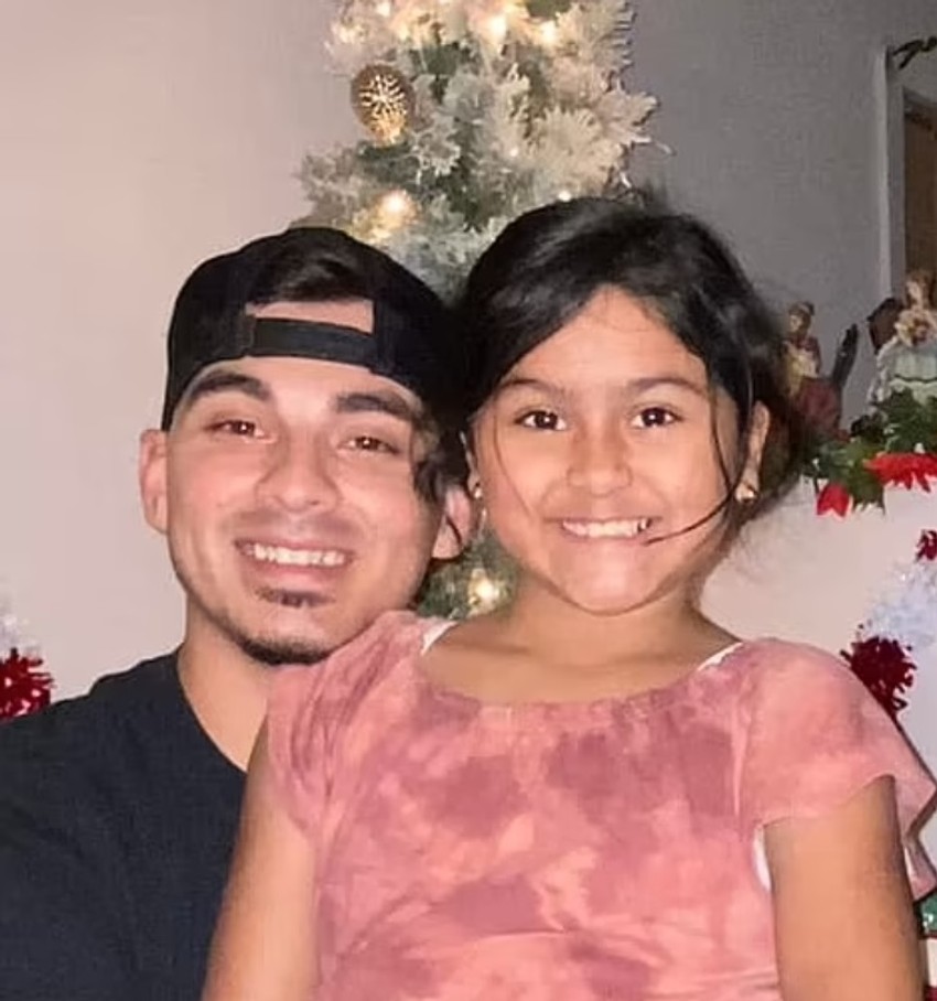 Ameri Džo Garsa (desno, 10)