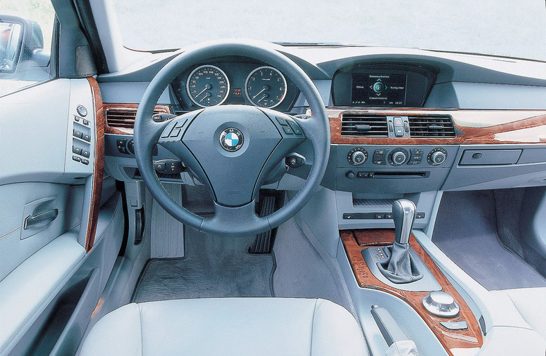 BMW serii 5 kontra Mercedes klasy E: kuszące limuzyny z dieslami