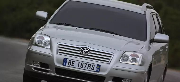 Toyota Avensis T25 (2003-2009) - miał być mistrz, a jest średniak! Opinie