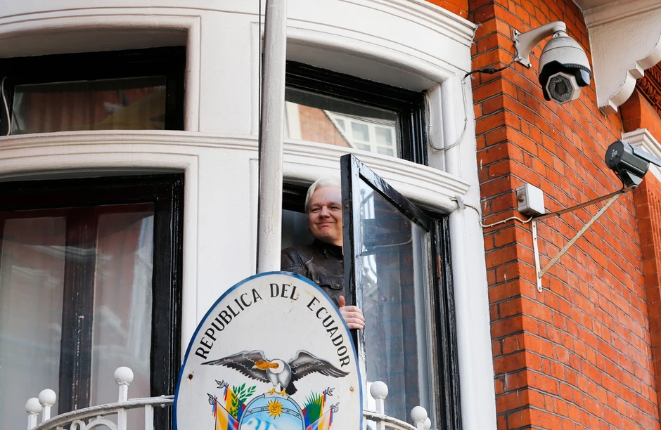 Džulijan Asanž u ekvadorskoj ambasadi 